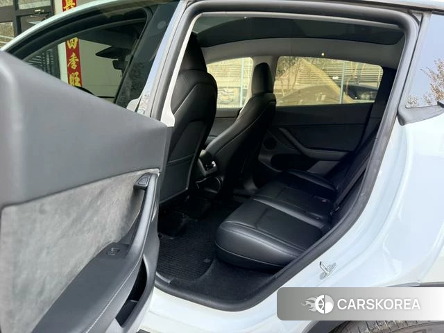 Tesla Model Y 2022 Белый из Китая, фото 5