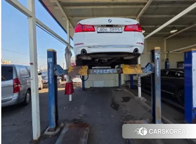 BMW 5 Series (G30) 2018 Белый из Кореи, фото 2