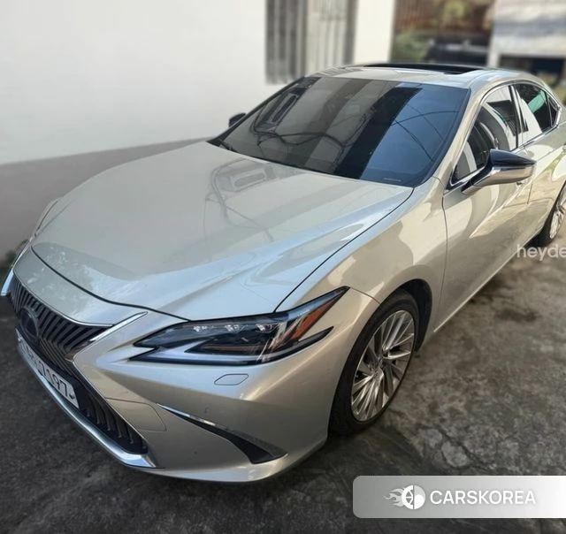 Lexus ES300h 7th generation 2019 Серебристо-серый из Кореи, фото 2