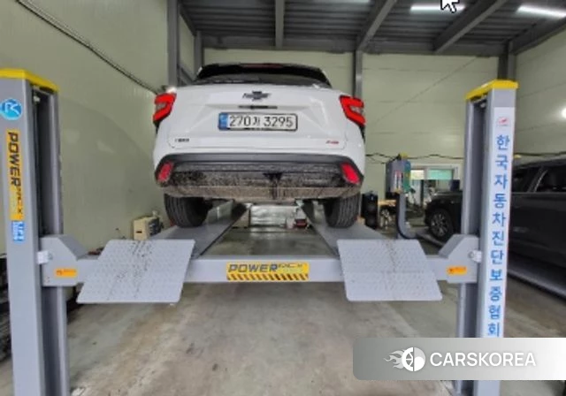 Chevrolet (GM Daewoo) Trax Crossover 2023 Белый из Кореи, фото 2