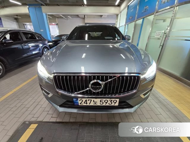 Volvo XC60 second Generation 2021 Серебристо-серый из Кореи, фото 2