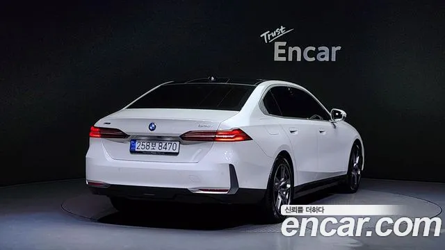 BMW 5 Series (G60) id 2489453 из Кореи 12