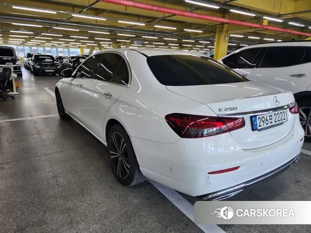 Mercedes-Benz E-Class W213 2021 Белый из Кореи, фото 2