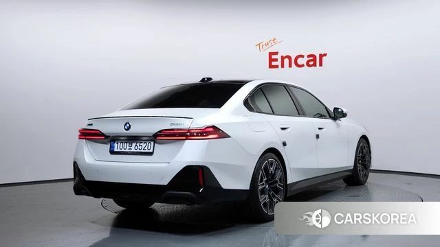 BMW 5 Series (G60) id 4515687 из Кореи 12