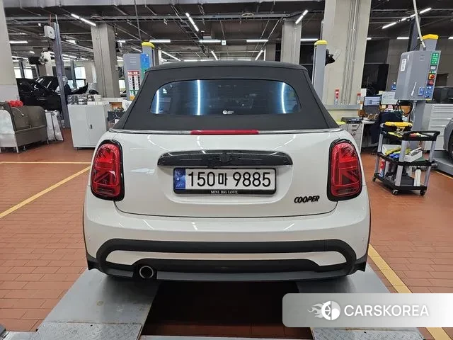 Mini Cooper Convertible 2023 Белый из Кореи, фото 2
