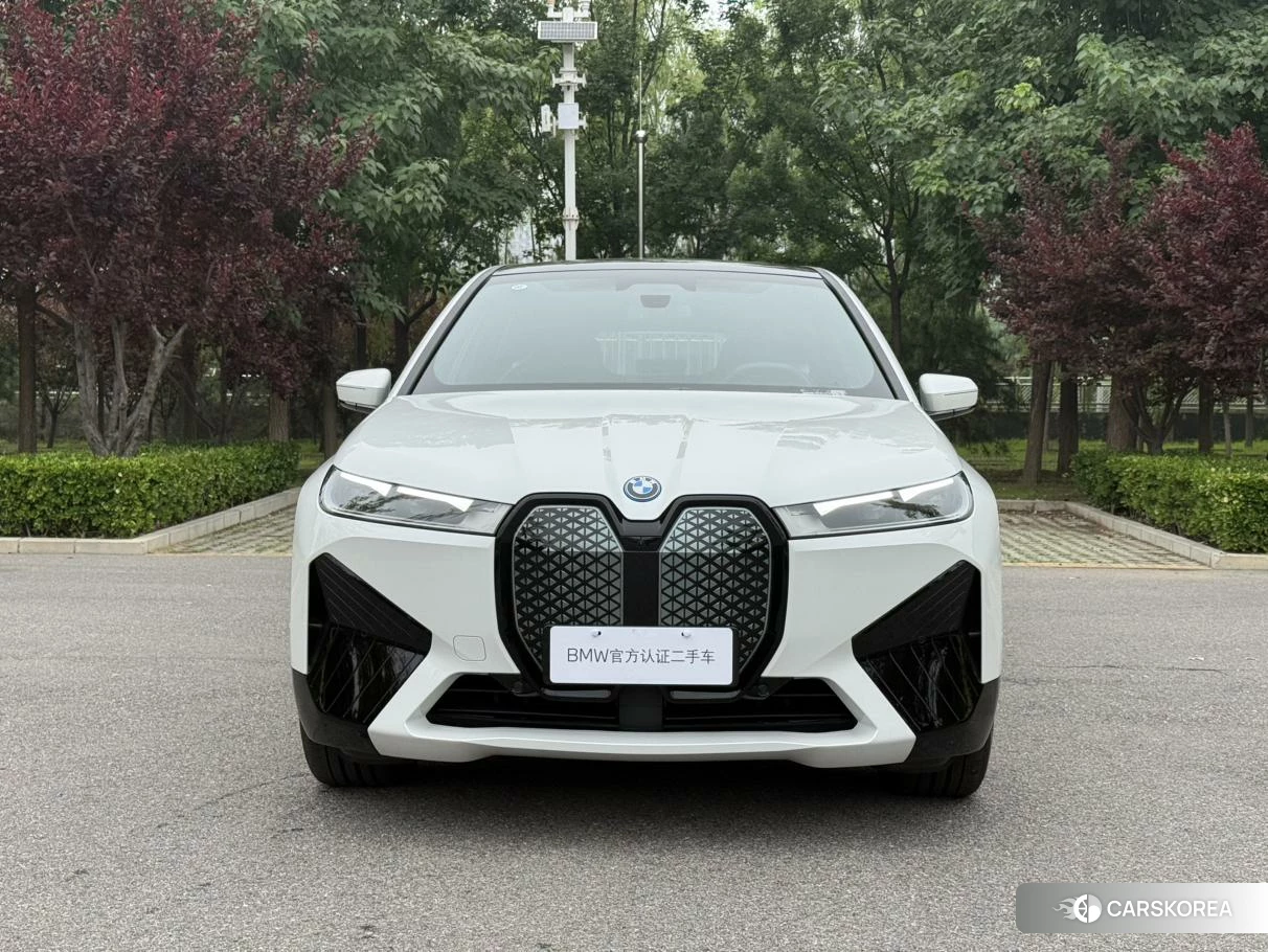 BMW iX 2023 Белый из Китая, фото 4