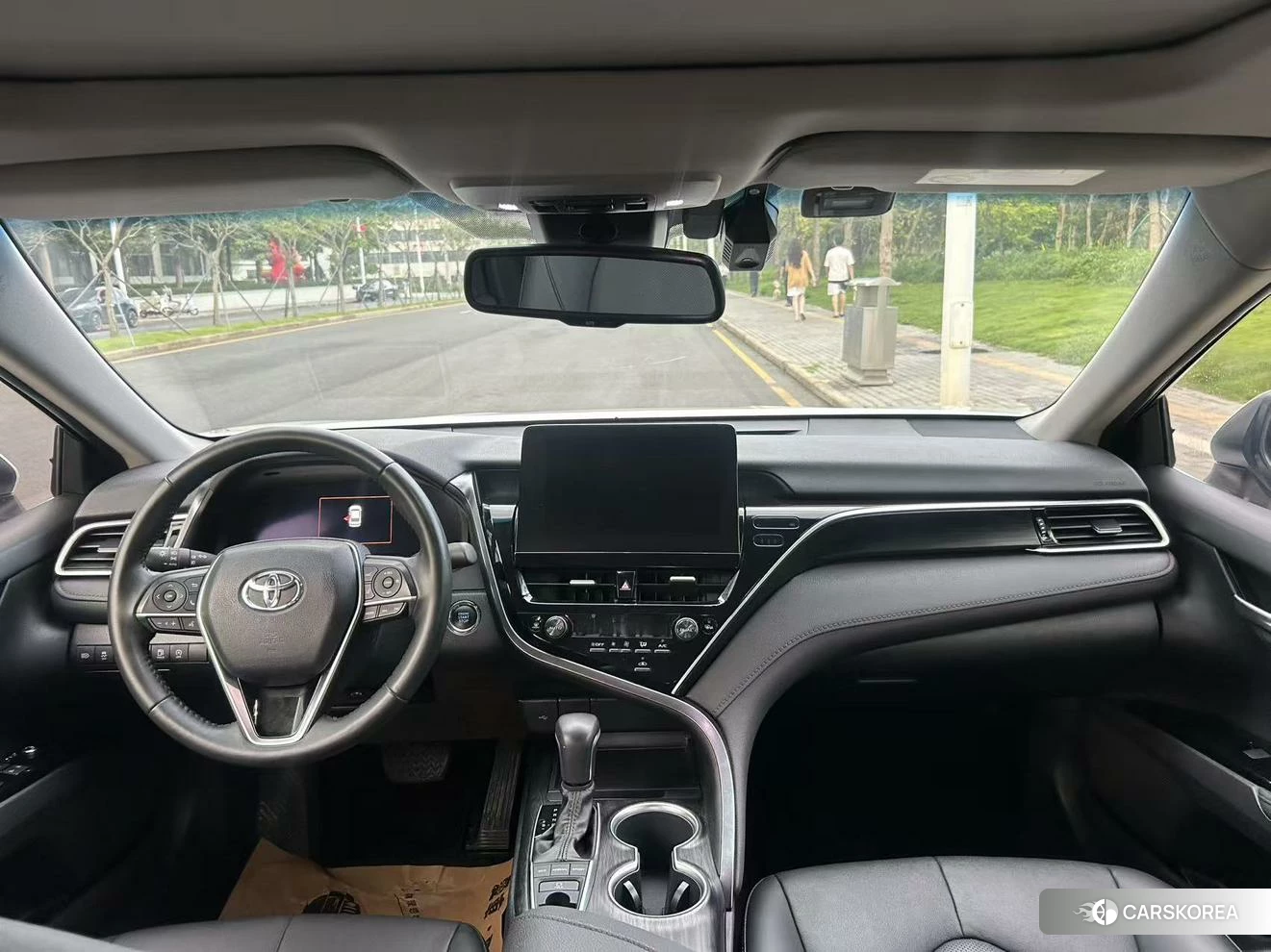 Toyota Camry 2023 Белый из Китая, фото 2