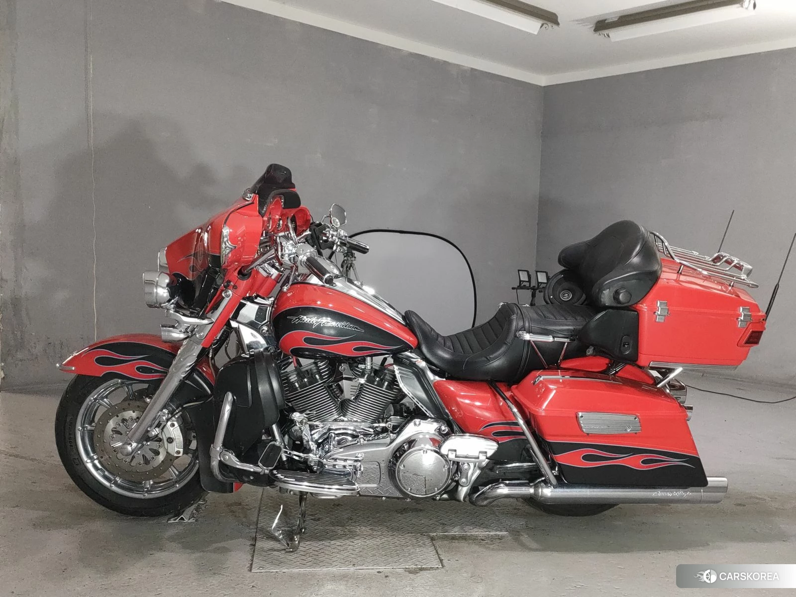 Проданный Harley-Davidson Electra Glide FLHTCUSE1800 CVO 2010 из Японии