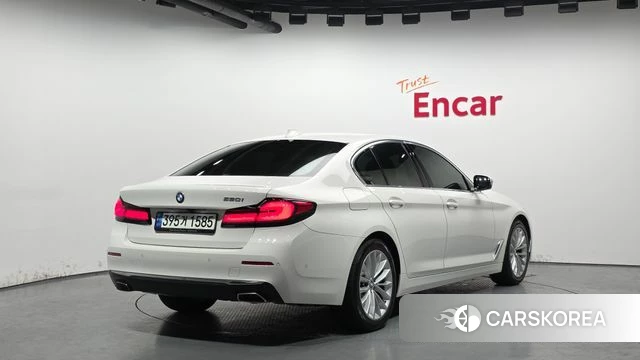 BMW 5 Series (G30) id 3915977 из Кореи 12