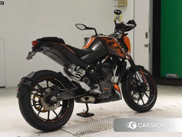 Проданный KTM 125 DUKE 2011 из Японии, фото 2
