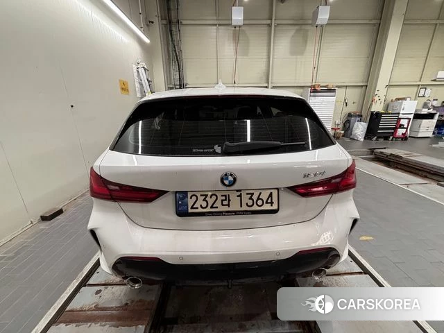 BMW 1 Series (F40) 2024 Белый из Кореи, фото 2