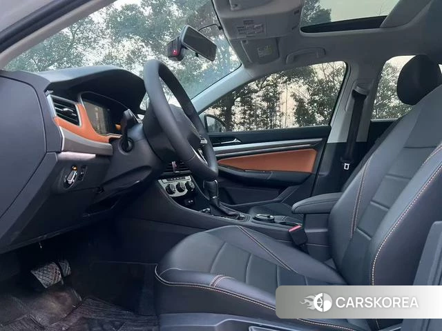 Volkswagen Bora 2024 Белый из Китая, фото 2