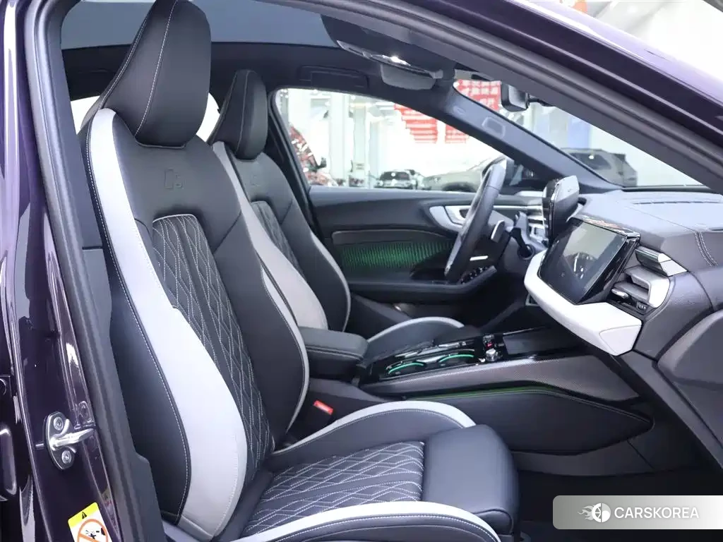 Audi A5L id 4553894 из Китая 12