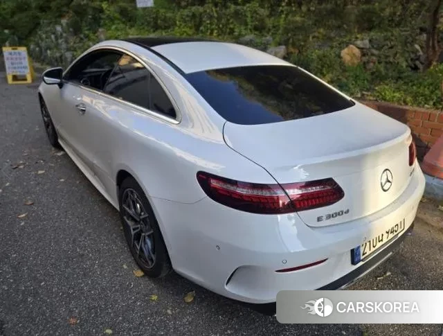 Mercedes-Benz E-Class W213 2022 Белый из Кореи, фото 2