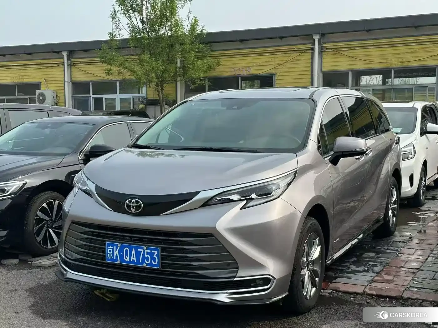 Toyota Sienna 2024 Silver/gray из Китая, фото 2