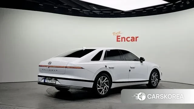 Hyundai Grandeur (GN7) id 3585937 из Кореи 12