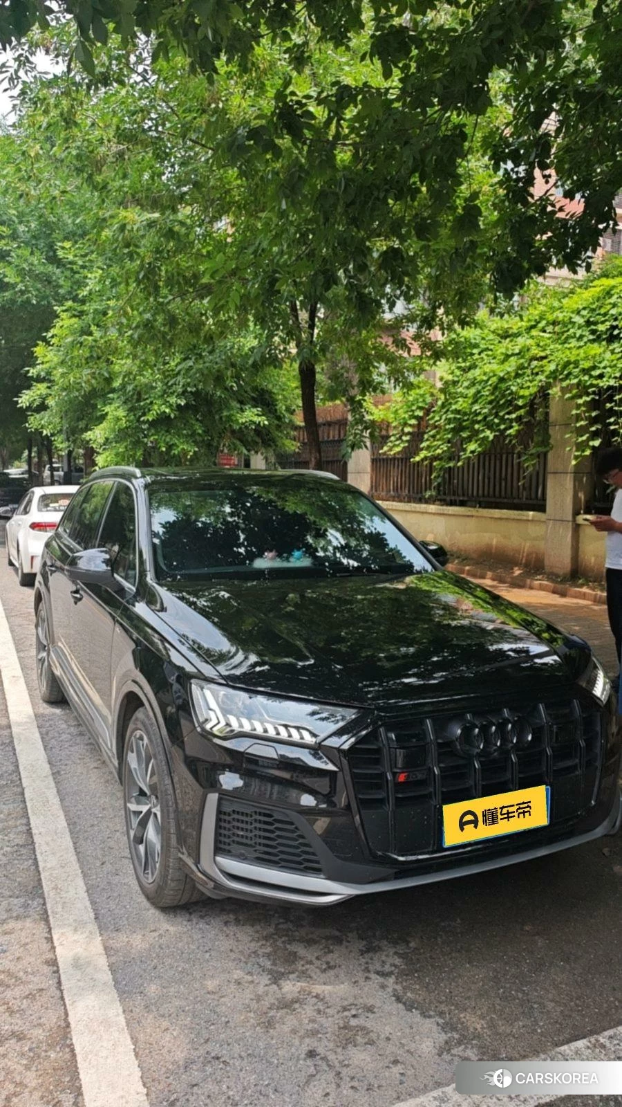Audi Q7 2022 Черный из Китая, фото 2
