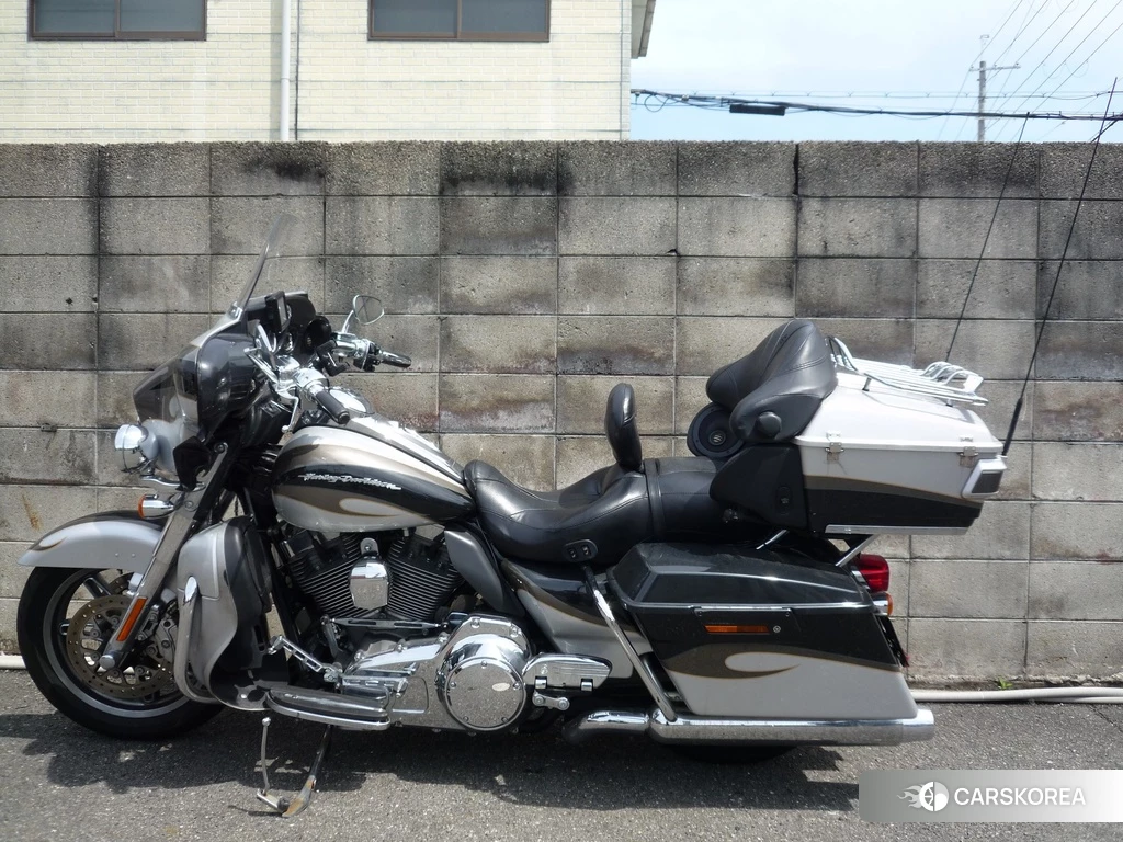 Проданный Harley-Davidson Electra Glide FLHTCUSE1800 CVO 2013 из Японии, фото 2