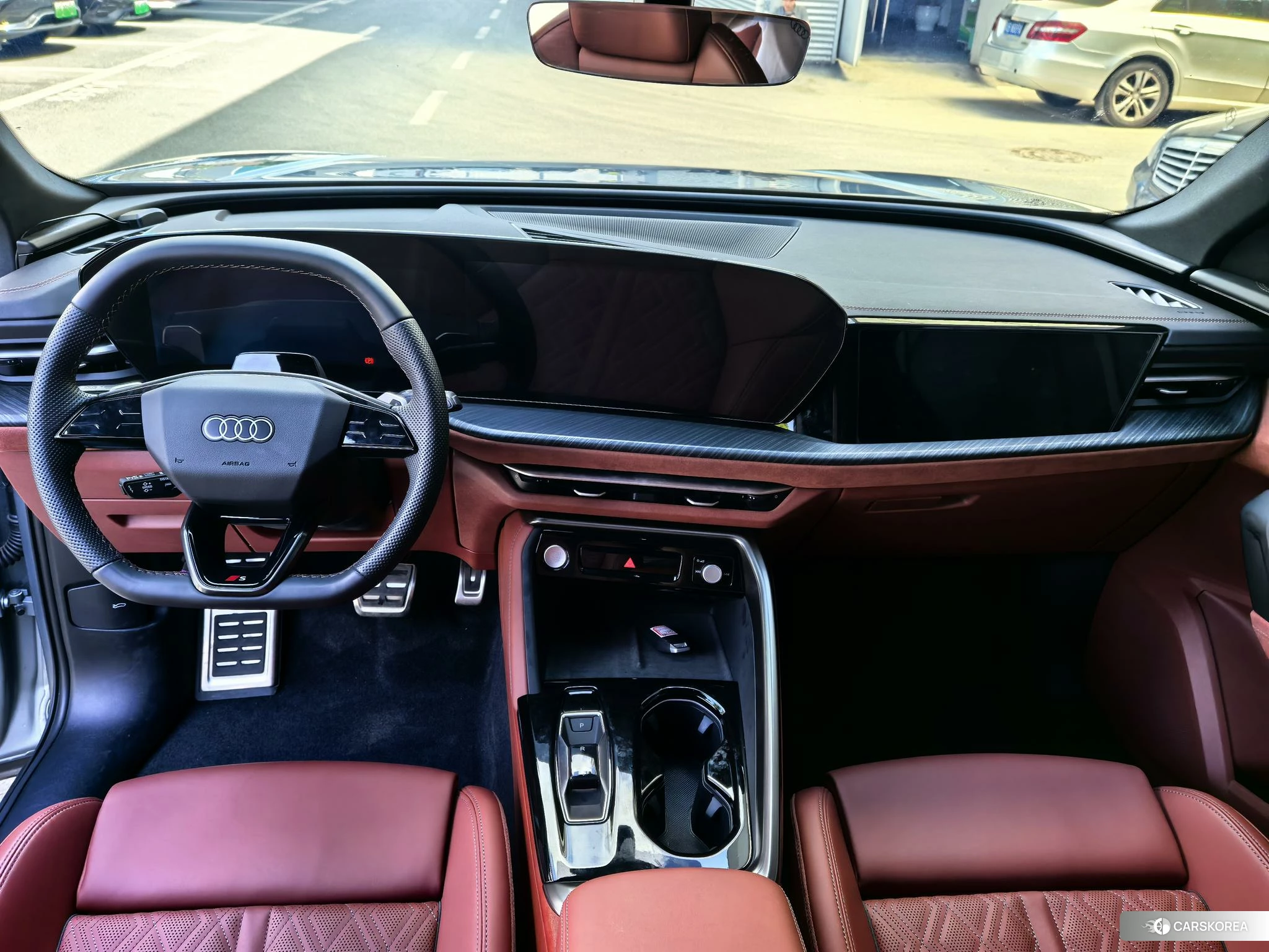 Audi Q5L 2026 Серебристо-серый из Китая, фото 3