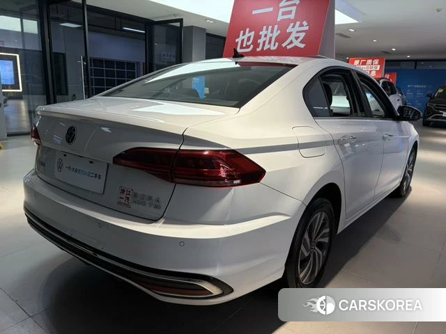 Volkswagen Bora 2024 Белый из Китая, фото 2