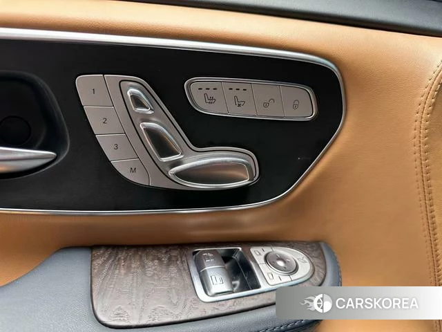 Mercedes-Benz V-class 2023 Черный из Китая, фото 2