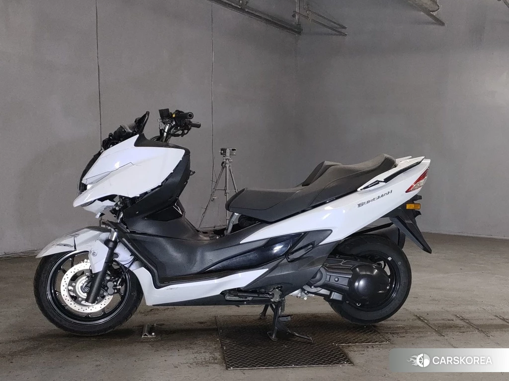 Проданный Suzuki BURGMAN 400 2017 из Японии, фото 2