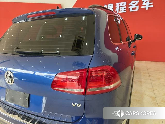 Volkswagen Touareg 2018 Синий из Китая, фото 5
