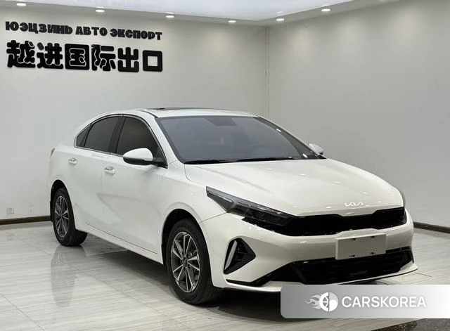 Kia K3 2022 Белый из Китая, фото 3