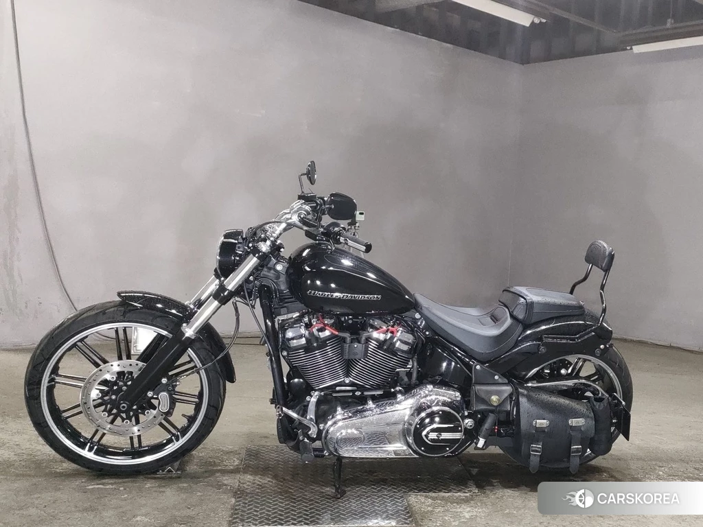 Проданный Harley-Davidson Softail Breakout FXBRS1868 2018 из Японии, фото 2