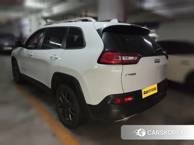 Jeep Free light 2021 Белый из Китая, фото 2