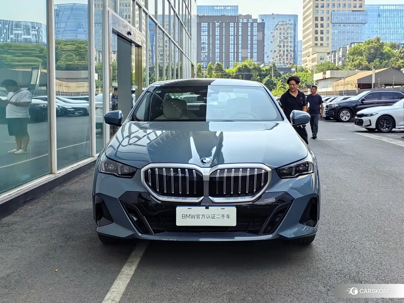 BMW 5 series 2025 Синий из Китая, фото 2