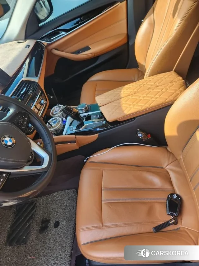 BMW 5 Series (G30) 2019 Черный из Кореи, фото 2