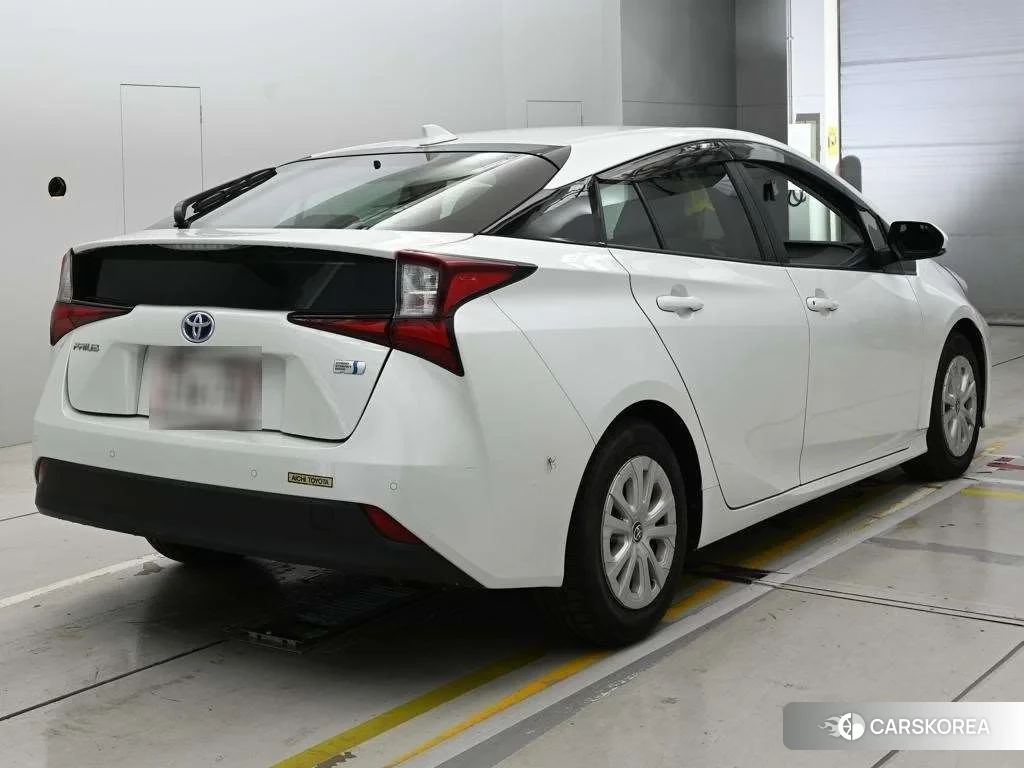 Toyota Prius 2021 из Японии, фото 2