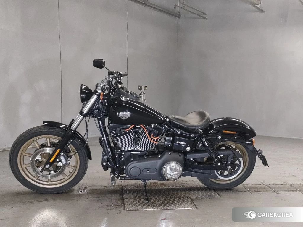 Проданный Harley-Davidson Dyna Low Rider FXDLS1800 2017 из Японии, фото 2