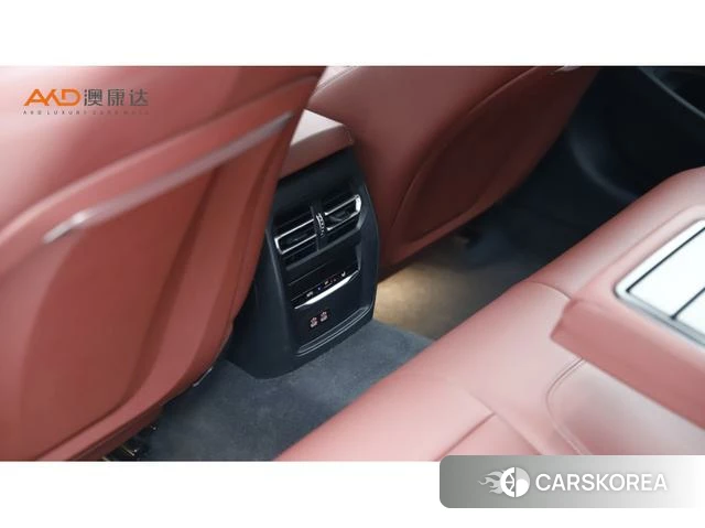 BMW 3 series 2023 Синий из Китая, фото 2