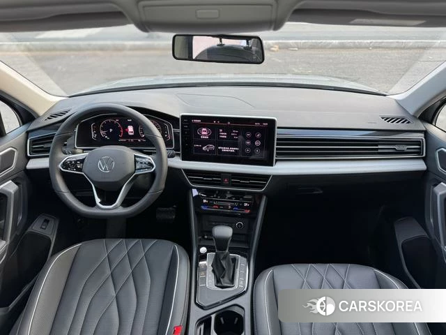 Volkswagen Tiguan L 2021 Серебристо-серый из Китая, фото 2