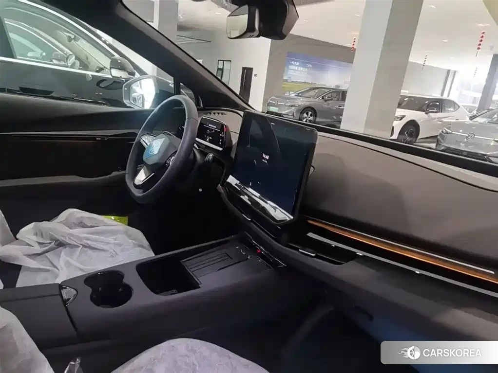 Volkswagen ID. UNYX 2026 Белый из Китая, фото 2
