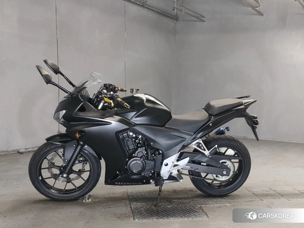 Проданный Honda CBR400R 2018 из Японии, фото 2