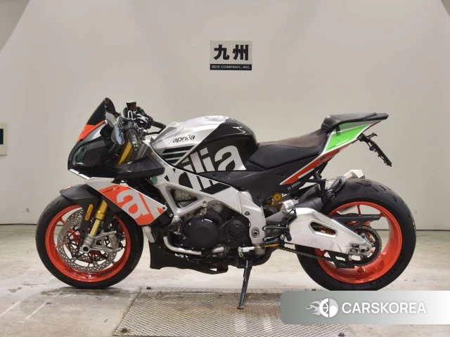 Проданный Aprilia TUONO V4 1100 FACTORY 2017 из Японии, фото 4