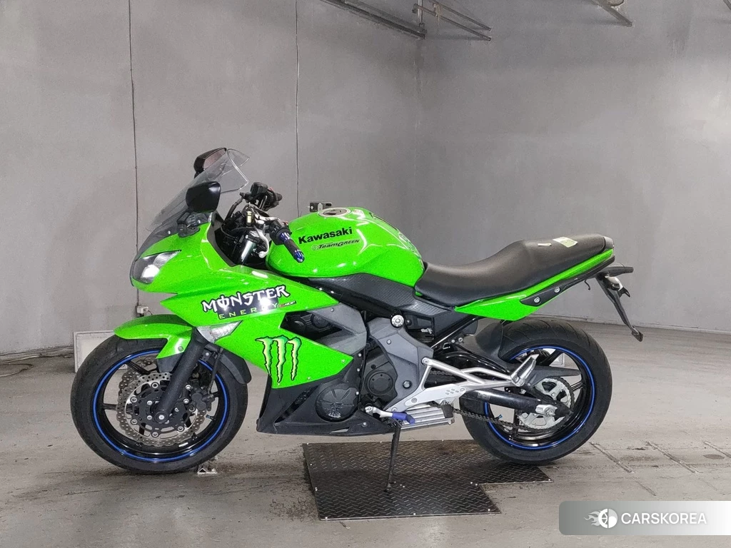 Проданный Kawasaki NINJA 400R 2011 из Японии