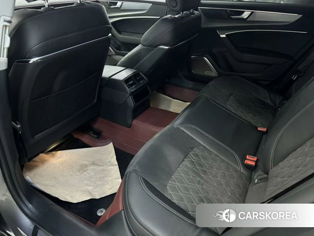 Audi A7L id 4321208 из Китая 9