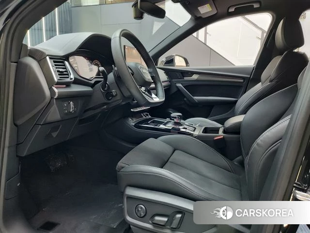Audi Q5L 2022 Черный из Китая, фото 2