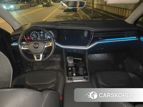 Volkswagen Touareg 2020 Синий из Китая, фото 2