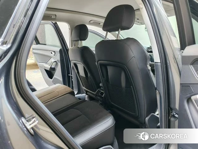 Audi Q3 2022 Темно-серый из Китая, фото 4