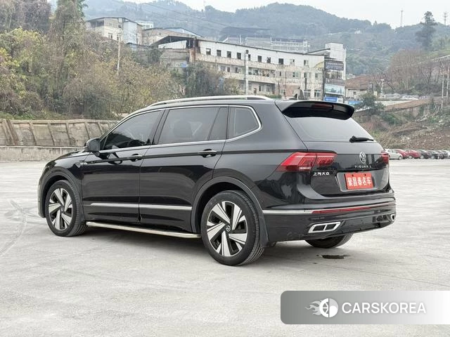Volkswagen Tiguan L 2023 Черный из Китая, фото 2