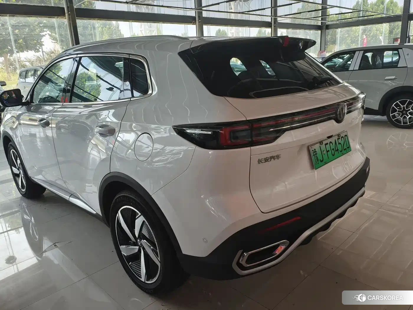 Chang'an CS55PLUS PHEV 2026 Белый из Китая, фото 2