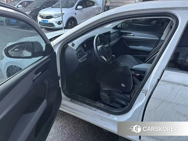 Volkswagen Lavida 2023 Белый из Китая, фото 3