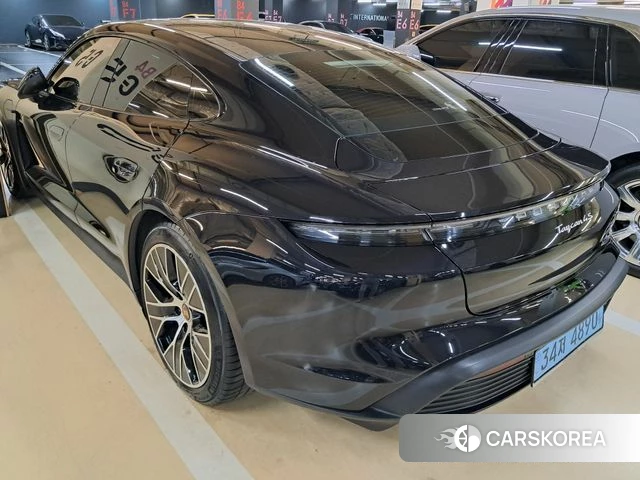 Porsche Taycan id 4179703 из Кореи 8