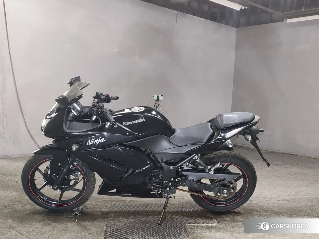 Проданный Kawasaki NINJA 250R id 4161722 из Японии, фото 2