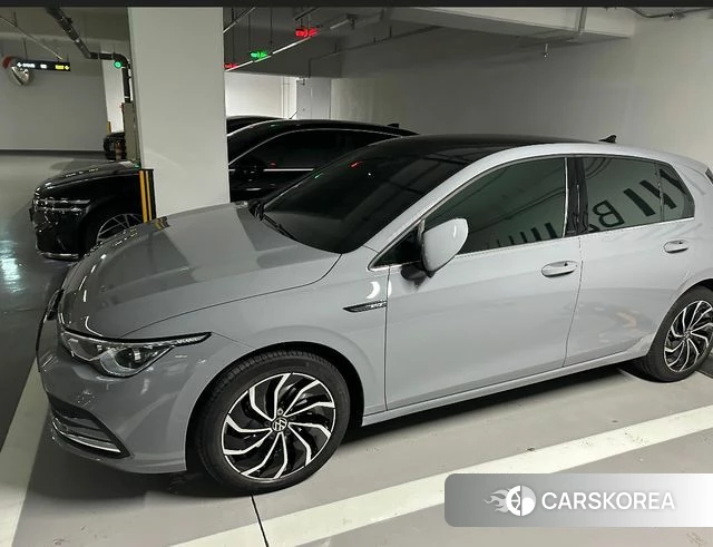 Volkswagen Golf 8th Generation 2022 Светло-серебряный цвет из Кореи, фото 4